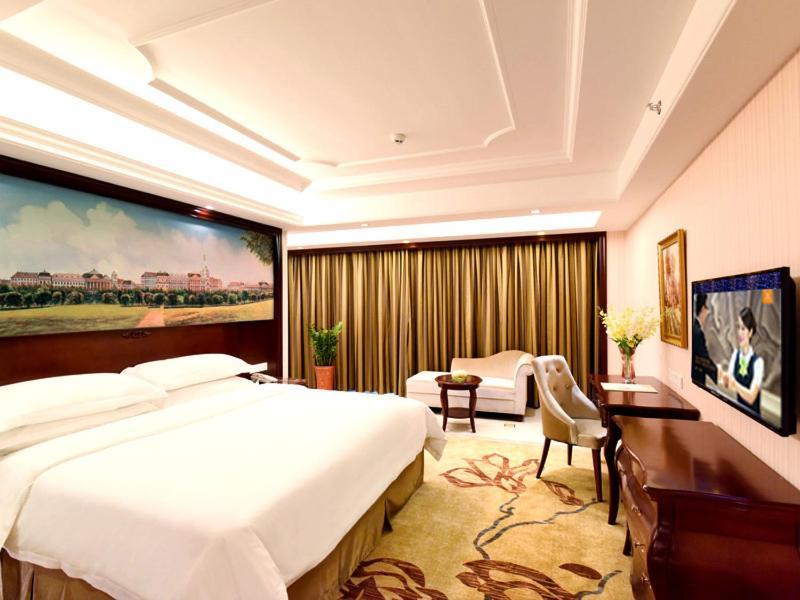 Vienna Hotel Loudi Chunyuan Pedestrian Street Zewnętrze zdjęcie