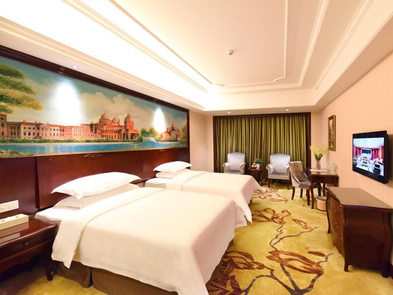 Vienna Hotel Loudi Chunyuan Pedestrian Street Zewnętrze zdjęcie