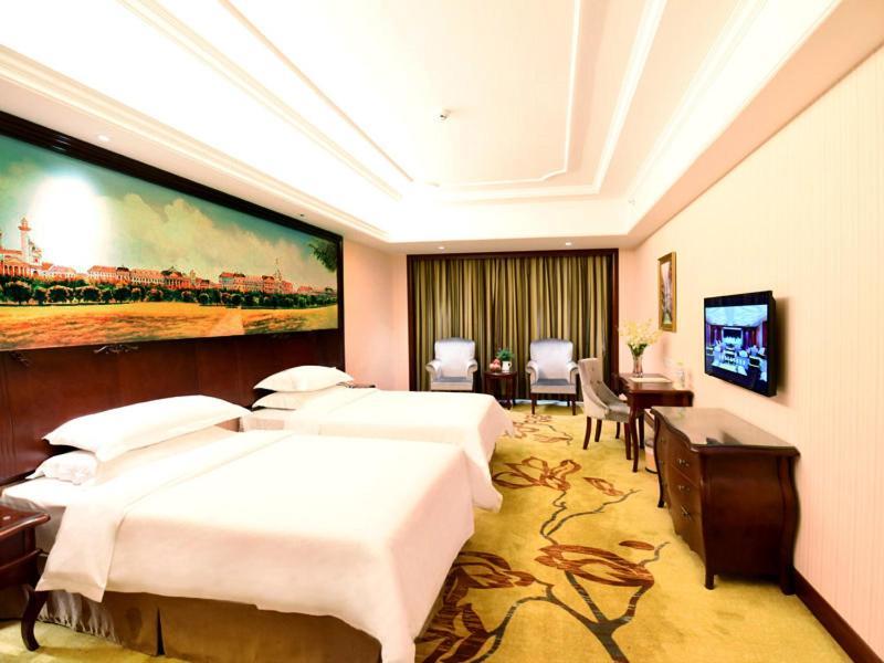 Vienna Hotel Loudi Chunyuan Pedestrian Street Zewnętrze zdjęcie