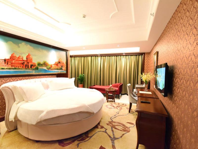Vienna Hotel Loudi Chunyuan Pedestrian Street Zewnętrze zdjęcie